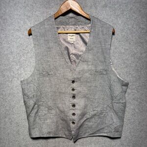 Murano Baird McNutt Linen Vest in light gray